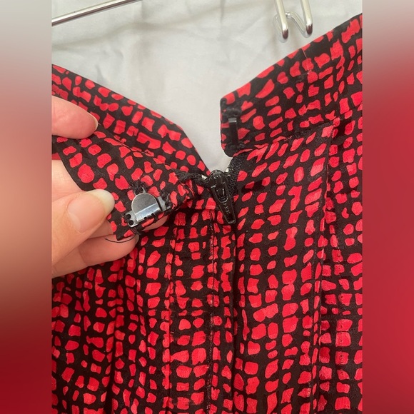 Vintage Nieman Marcus red and black 3 piece 100% silk skirt set | 4 - Picture 2 of 16